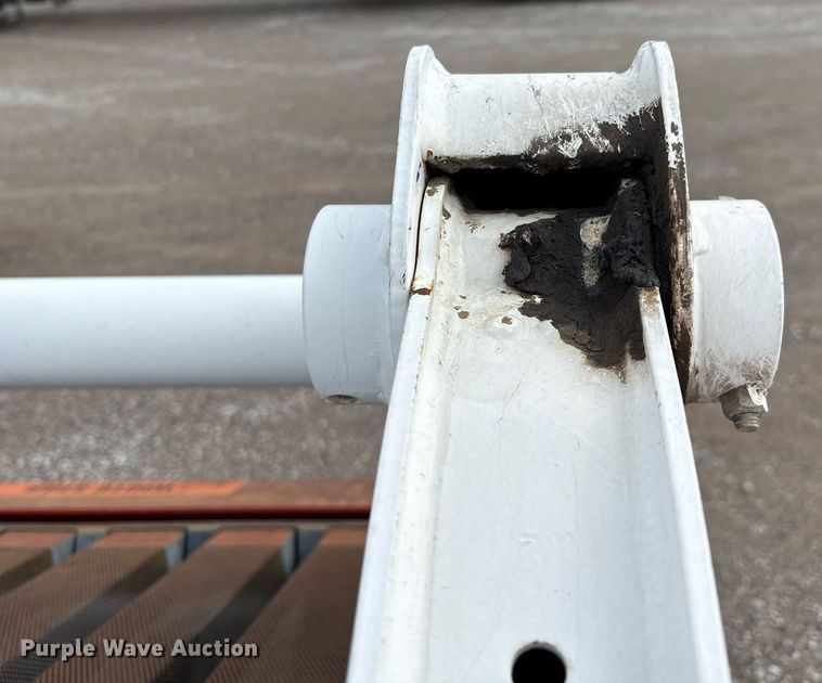 image for item EM2586 2005 Bobcat S185 skid steer loader