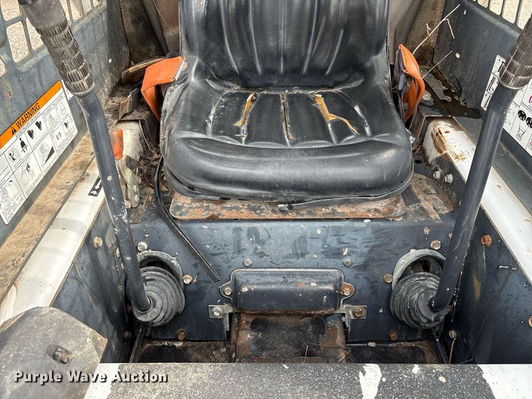 image for item EM2586 2005 Bobcat S185 skid steer loader