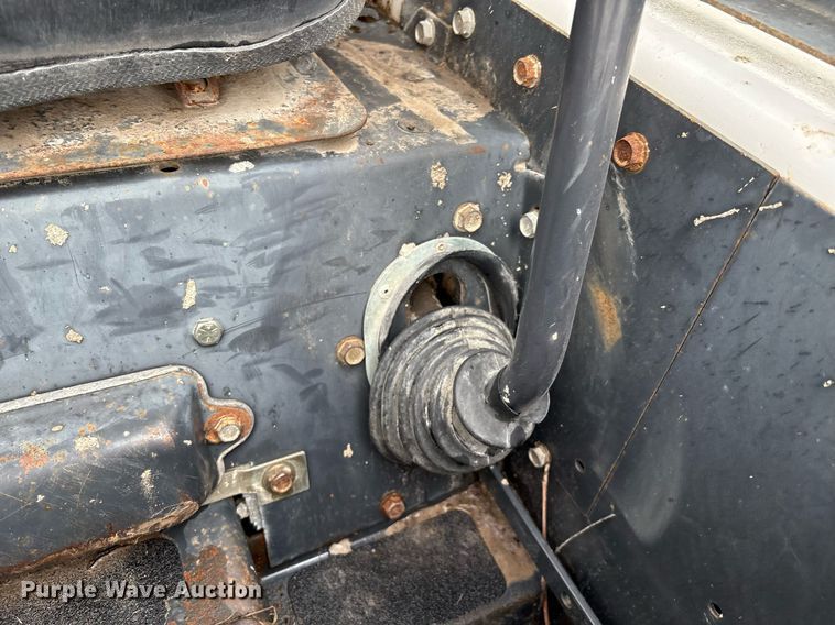 image for item EM2586 2005 Bobcat S185 skid steer loader