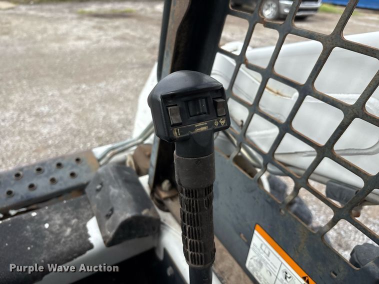 image for item EM2586 2005 Bobcat S185 skid steer loader