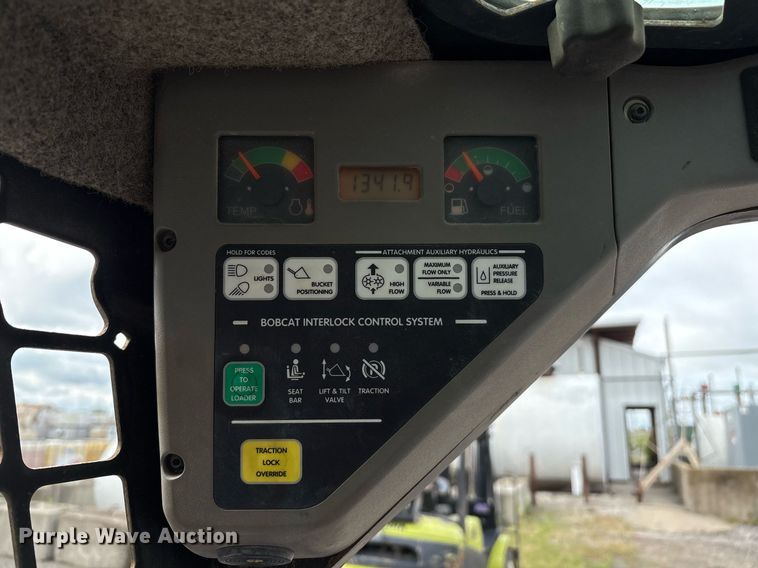 image for item EM2586 2005 Bobcat S185 skid steer loader