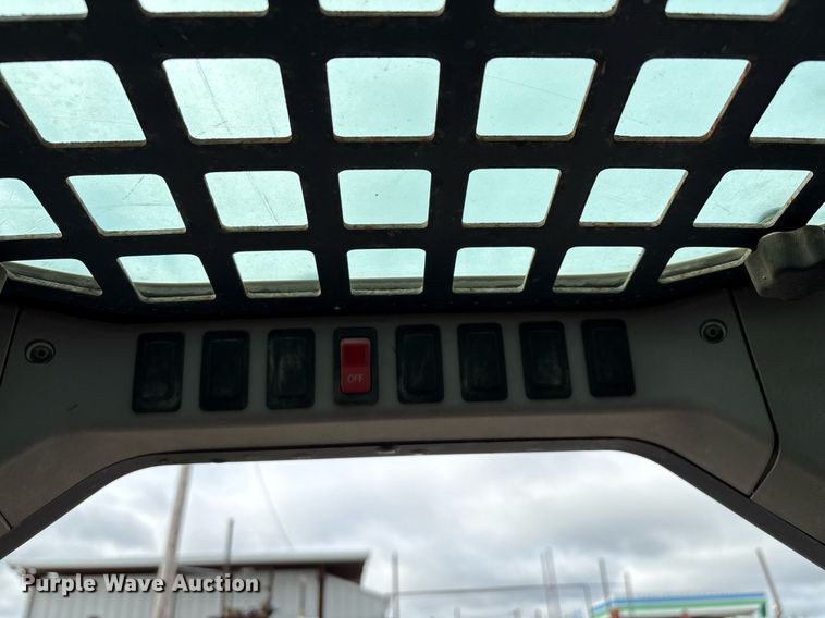 image for item EM2586 2005 Bobcat S185 skid steer loader