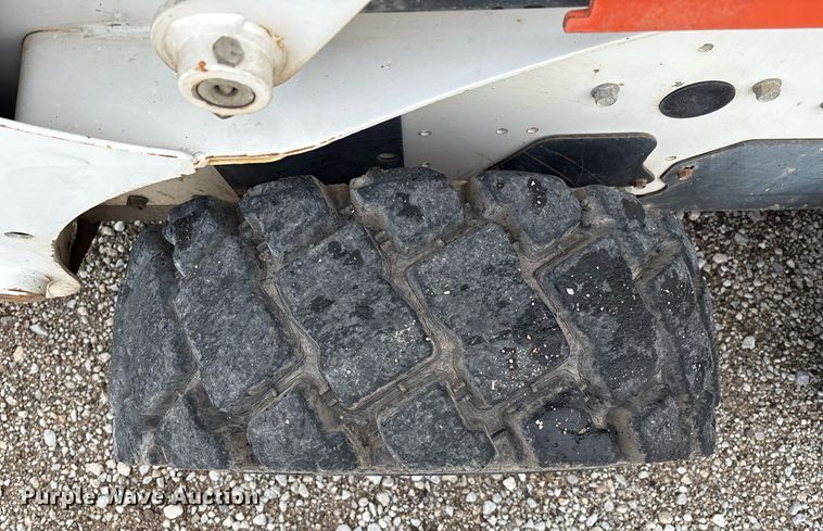 image for item EM2586 2005 Bobcat S185 skid steer loader