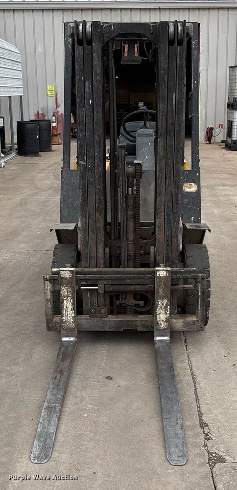 image for item EM2587 Yale GTP050RG forklift