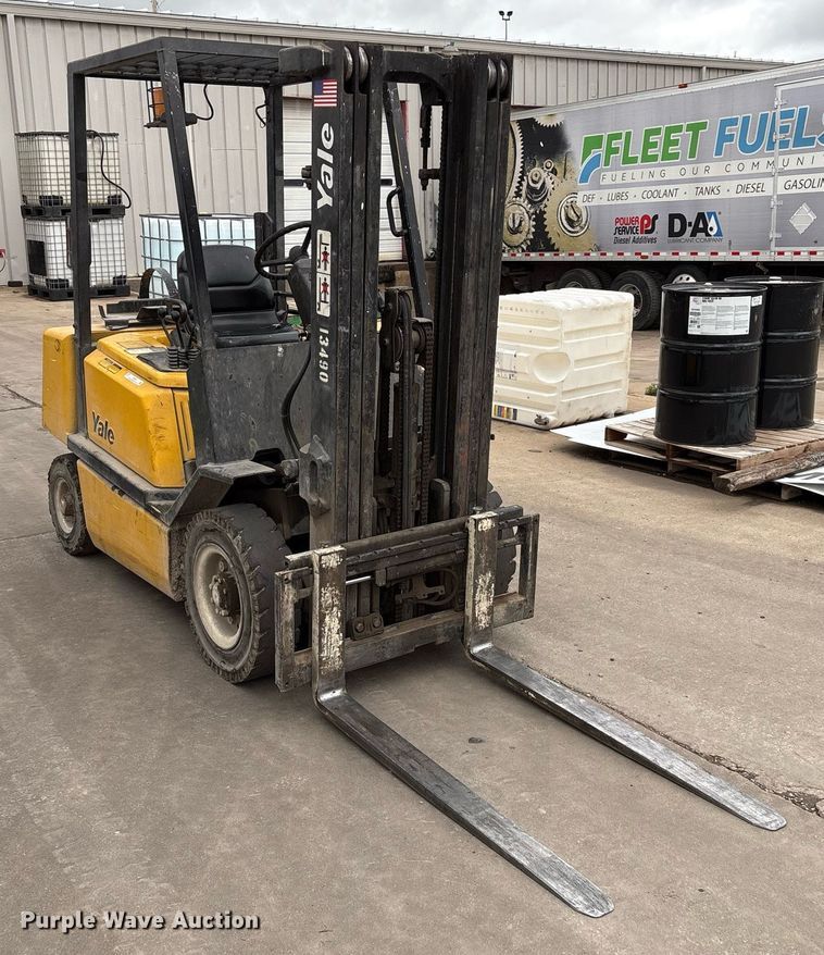 image for item EM2587 Yale GTP050RG forklift