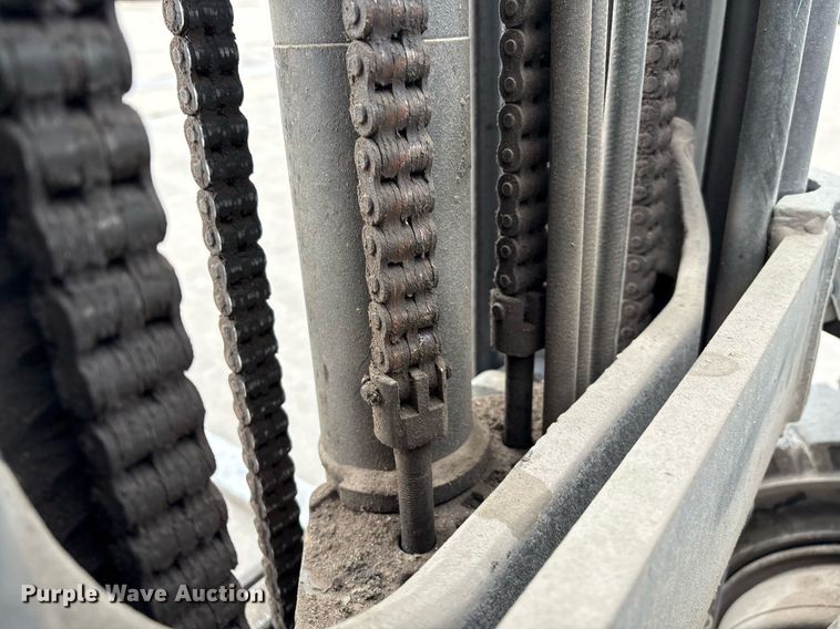 image for item EM2587 Yale GTP050RG forklift