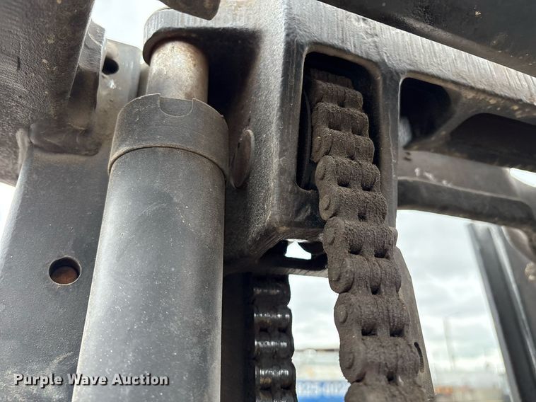 image for item EM2587 Yale GTP050RG forklift