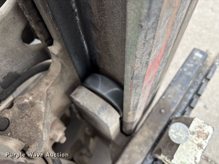 image for item EM2587 Yale GTP050RG forklift