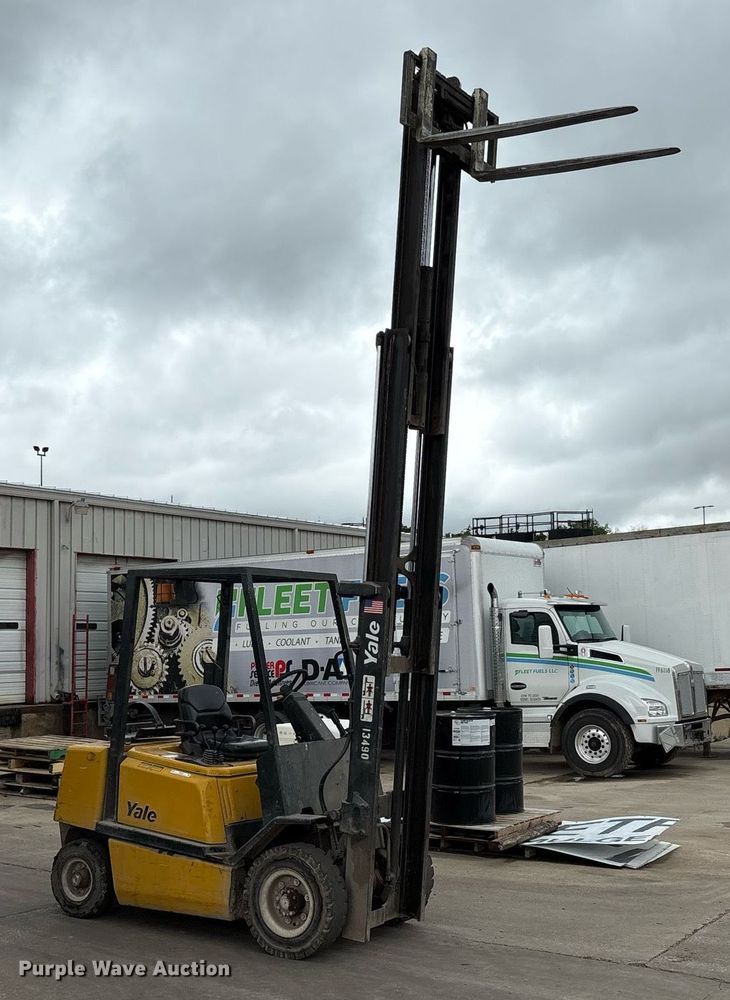 image for item EM2587 Yale GTP050RG forklift