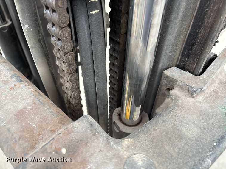 image for item EM2587 Yale GTP050RG forklift