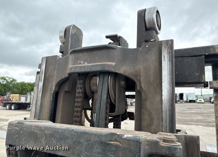 image for item EM2587 Yale GTP050RG forklift