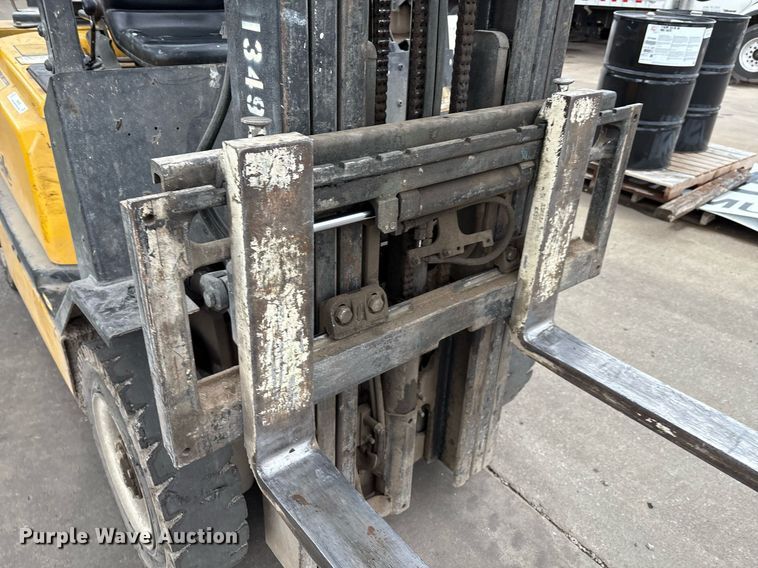 image for item EM2587 Yale GTP050RG forklift