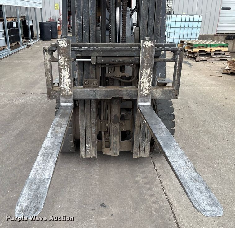 image for item EM2587 Yale GTP050RG forklift