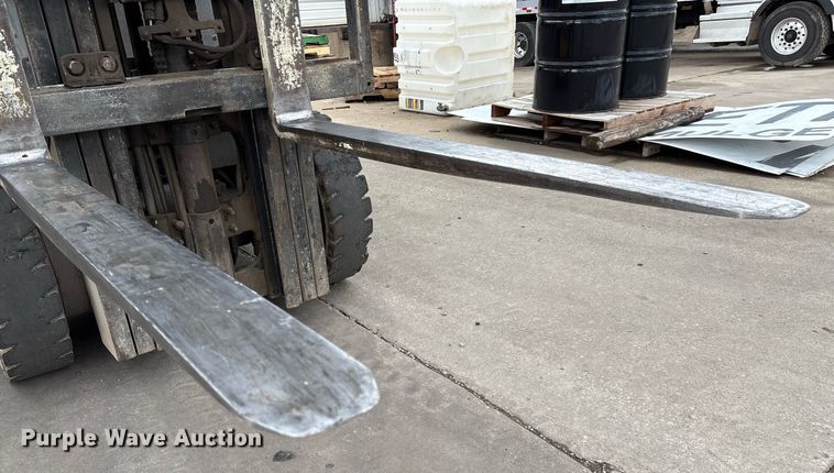 image for item EM2587 Yale GTP050RG forklift