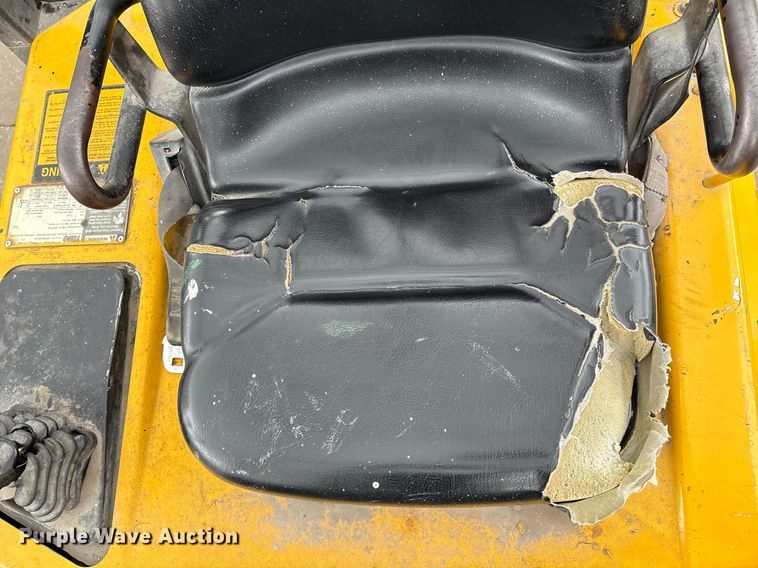 image for item EM2587 Yale GTP050RG forklift