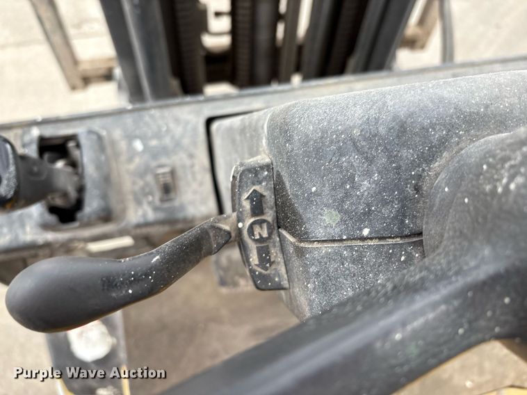 image for item EM2587 Yale GTP050RG forklift