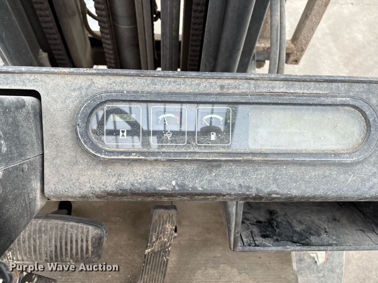 image for item EM2587 Yale GTP050RG forklift