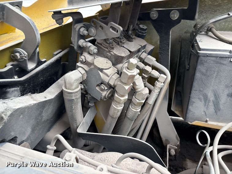 image for item EM2587 Yale GTP050RG forklift