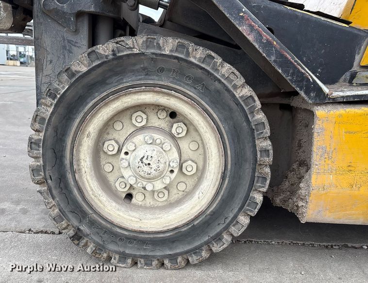image for item EM2587 Yale GTP050RG forklift