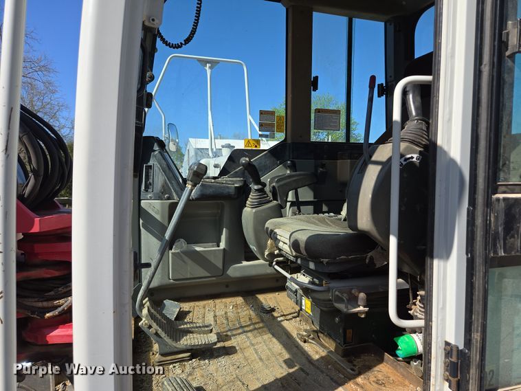 image for item EM7097 2014 Takeuchi TB1140 mini excavator