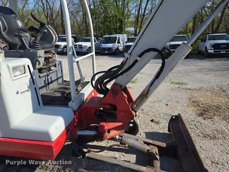 image for item EM7102 2006 Takeuchi  TB135 mini excavator
