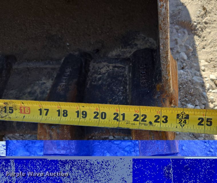 image for item EM7102 2006 Takeuchi  TB135 mini excavator