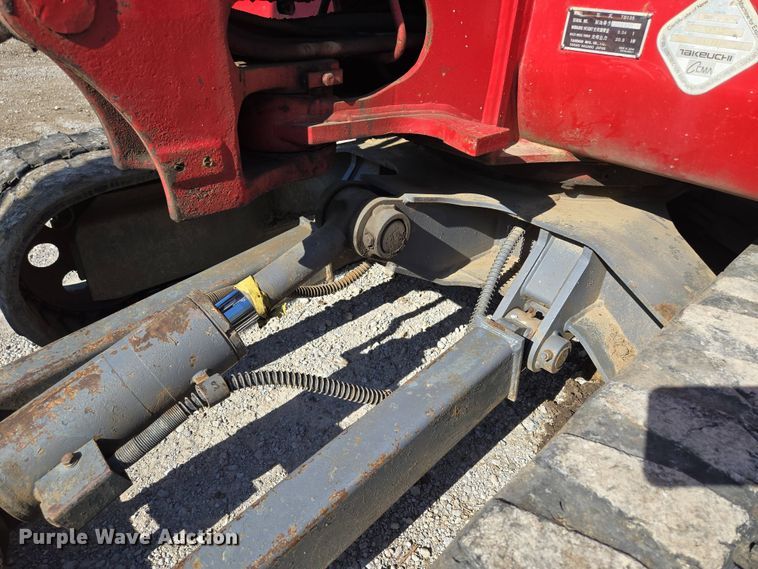 image for item EM7102 2006 Takeuchi  TB135 mini excavator