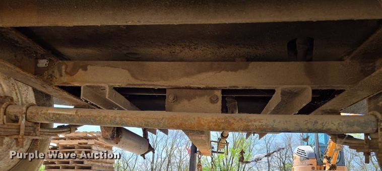 image for item EM7106 Air compressor