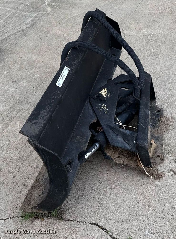 image for item EM7118 Compact utility loader dozer blade