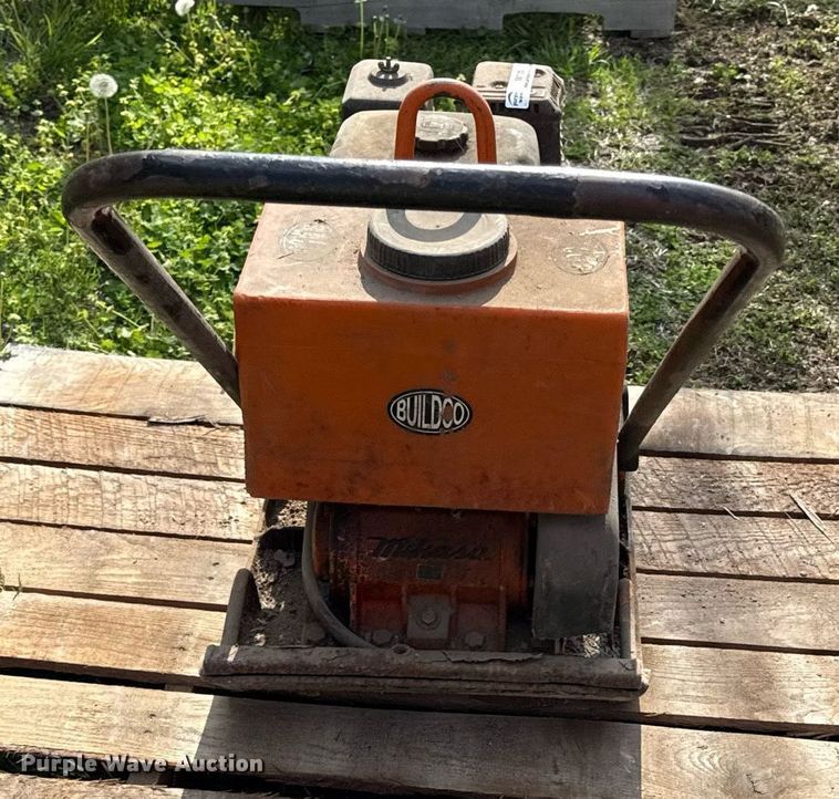 image for item EM7125 Mikasa plate compactor