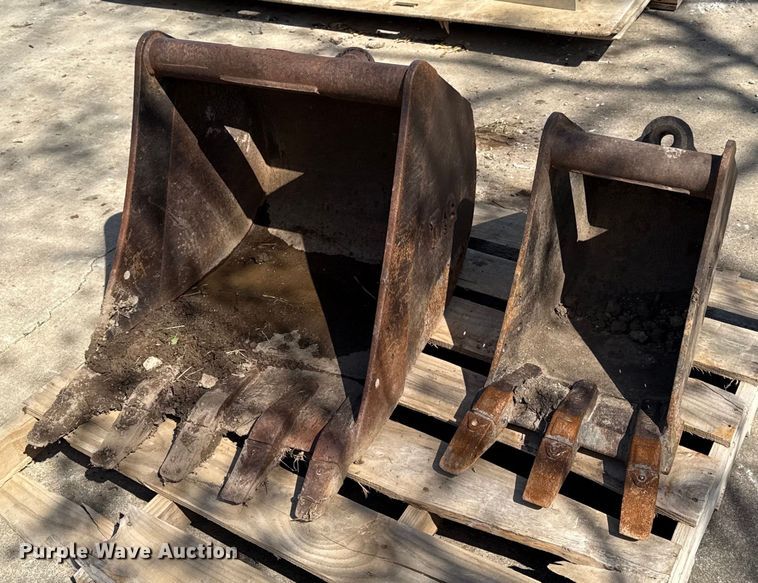 image for item EM7132 (2) Tag excavator buckets