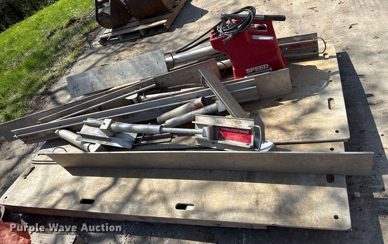 image for item EM7133 Speed shoring system