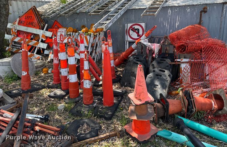 image for item EM7143 Road safety equipment