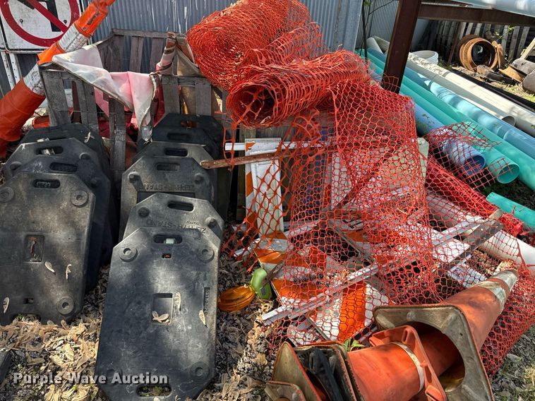 image for item EM7143 Road safety equipment