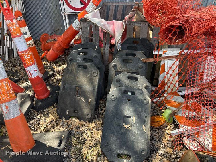 image for item EM7143 Road safety equipment