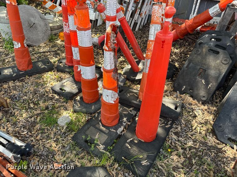 image for item EM7143 Road safety equipment