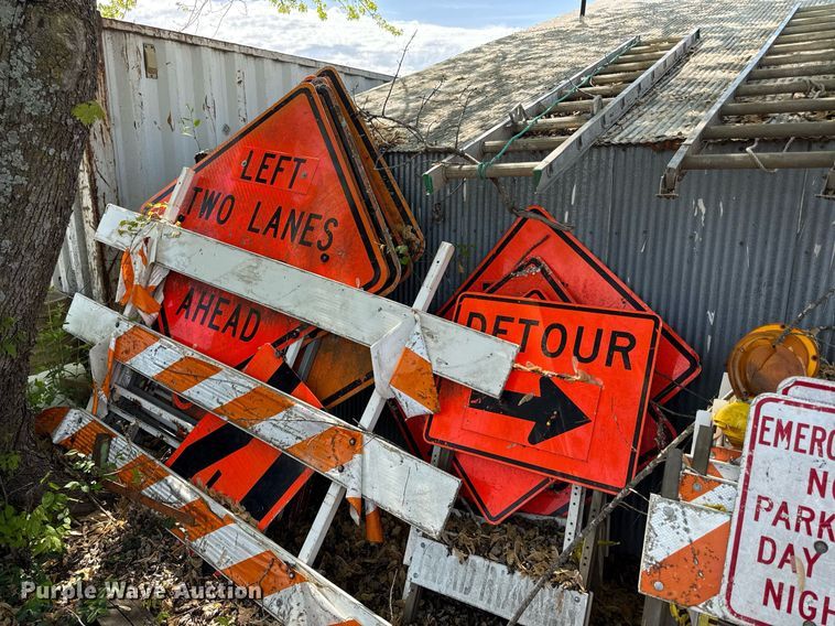 image for item EM7143 Road safety equipment