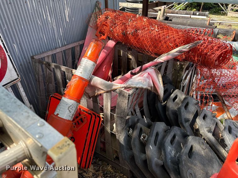 image for item EM7143 Road safety equipment