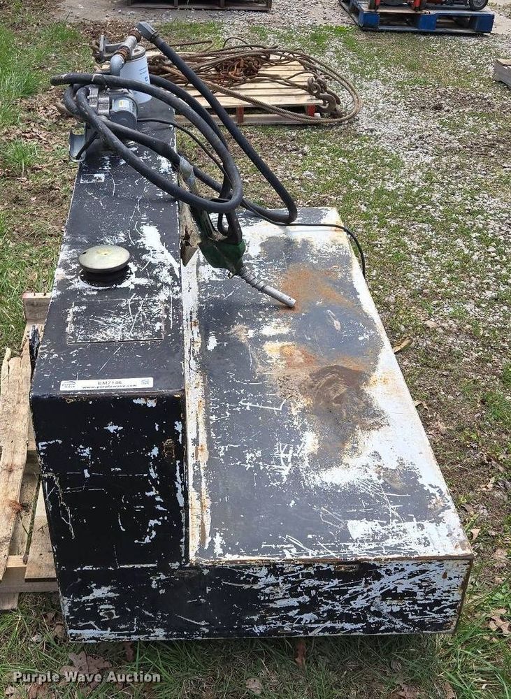 image for item EM7146 Fuel tank 