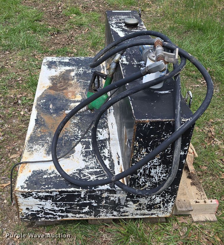 image for item EM7146 Fuel tank 