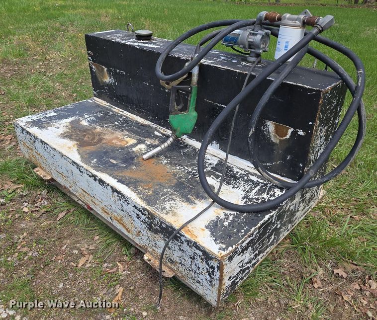 image for item EM7146 Fuel tank 