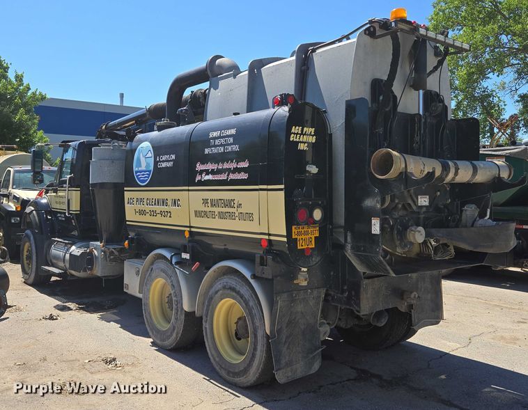 image for item EM7288 2011 International 7500 sewer jetter truck