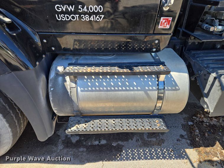 image for item EM7288 2011 International 7500 sewer jetter truck