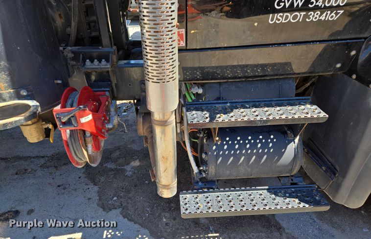 image for item EM7288 2011 International 7500 sewer jetter truck