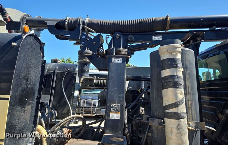 image for item EM7288 2011 International 7500 sewer jetter truck