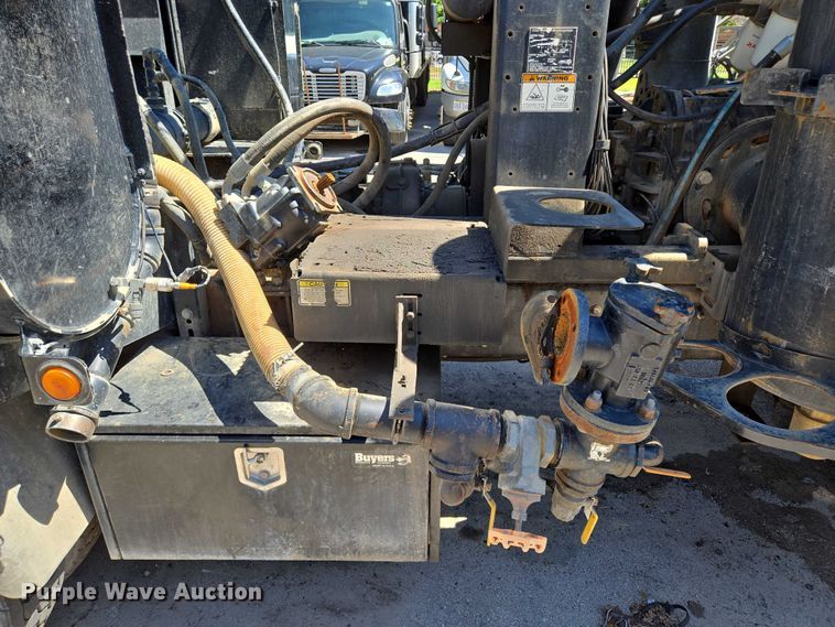 image for item EM7288 2011 International 7500 sewer jetter truck