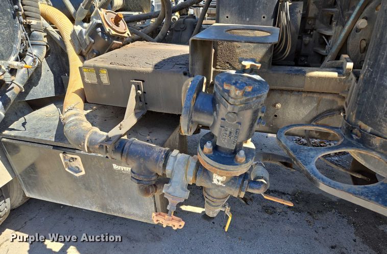 image for item EM7288 2011 International 7500 sewer jetter truck