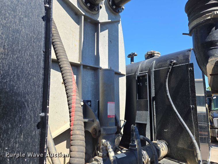 image for item EM7288 2011 International 7500 sewer jetter truck