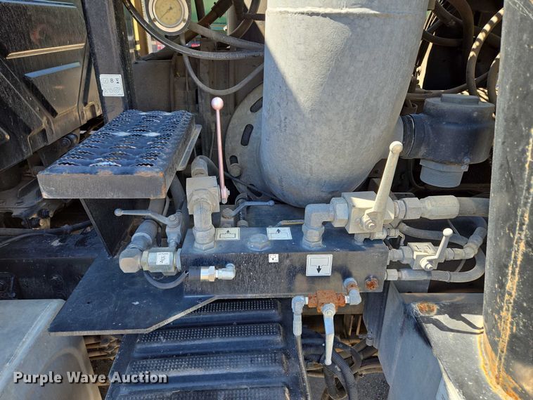 image for item EM7288 2011 International 7500 sewer jetter truck