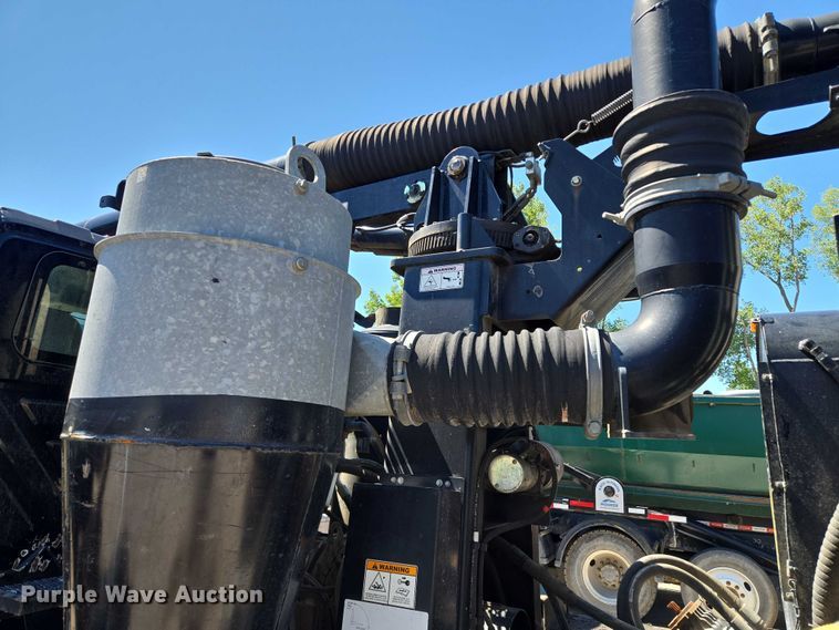 image for item EM7288 2011 International 7500 sewer jetter truck